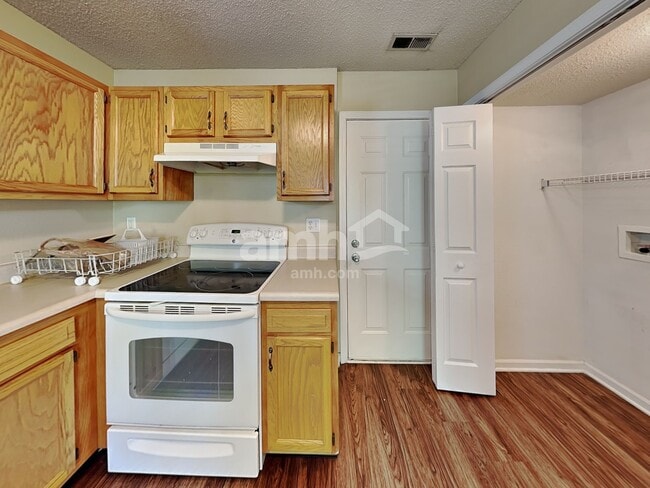 Photo - 6036 Draycott Dr