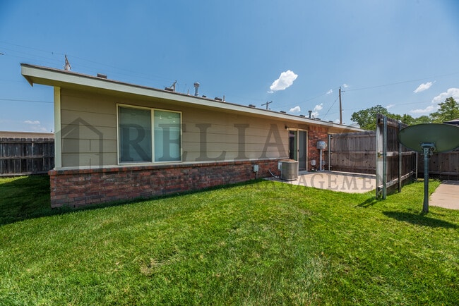 Photo - 4206 Newell St