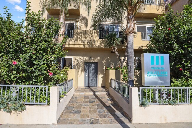 Entrance at Colby Townhomes by WIseman