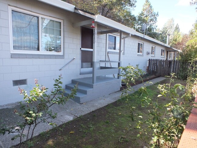 Placerville 2/1 with garage and small yard... - Placerville 2/1 with garage and small yard... Unidad 1011