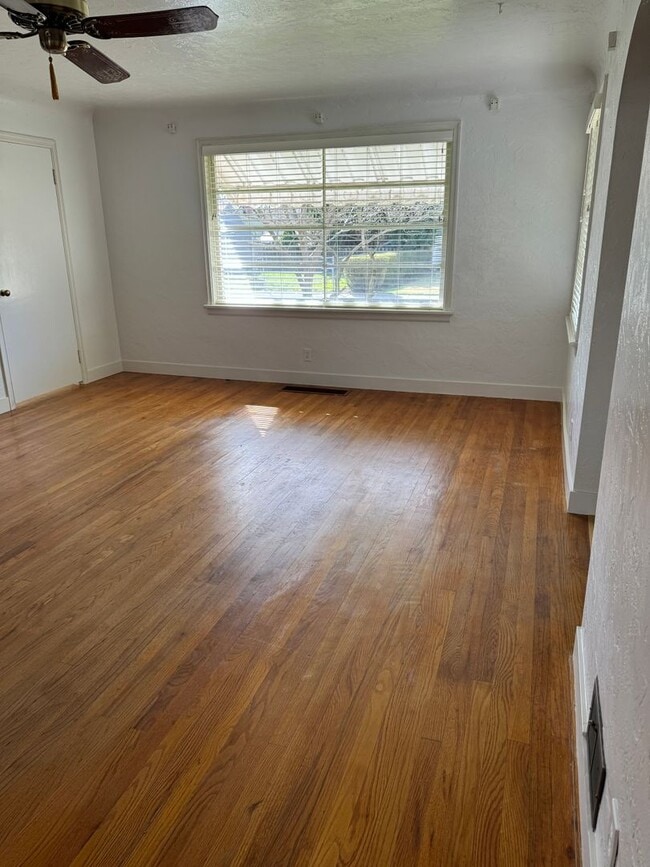 Photo - 1533 Melrose St
