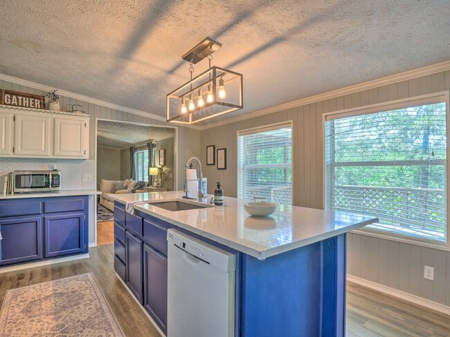 10097 Jims Trail