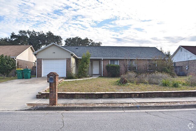 Building Photo - Four Bedroom Niceville Proper Rental