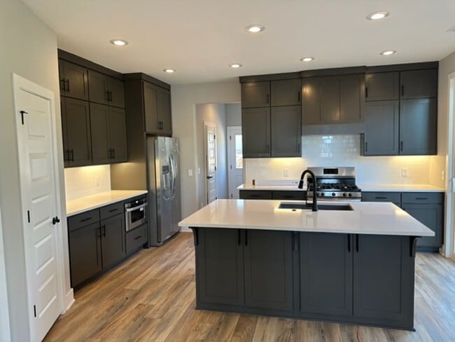 Photo - 2 bedroom 2.5 bath house near Dickson St. ...