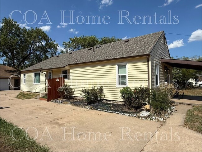 Photo - 1109 N Custer St