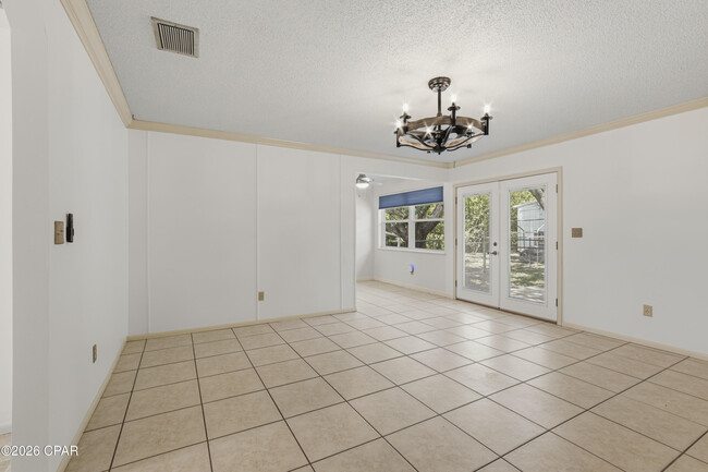 Photo - 139 Manistee Dr