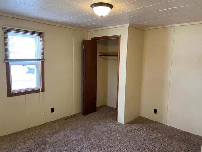 Photo - 406 1/2 4th Ave SE