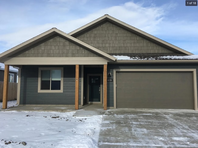 Building Photo - Beautiful 3 Bedroom Home