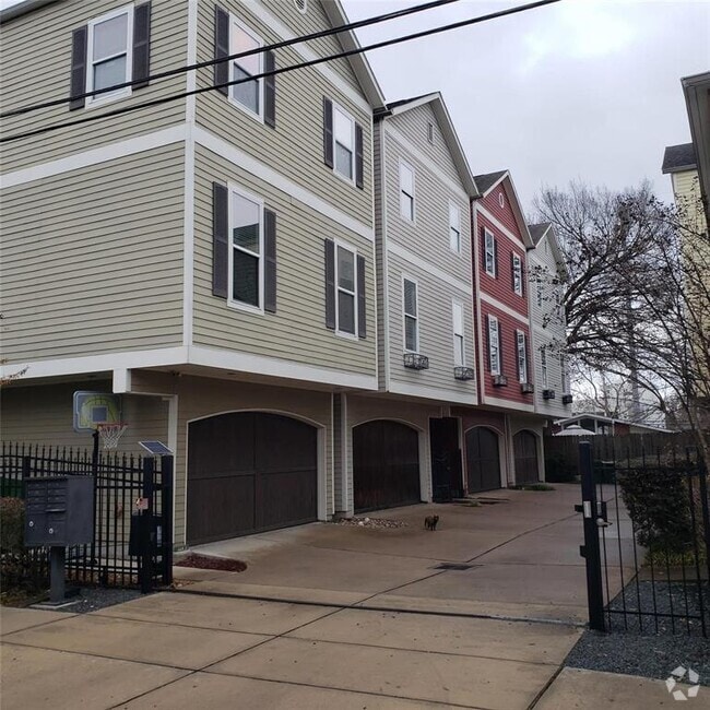 Building Photo - 916 Lawrence St Rental