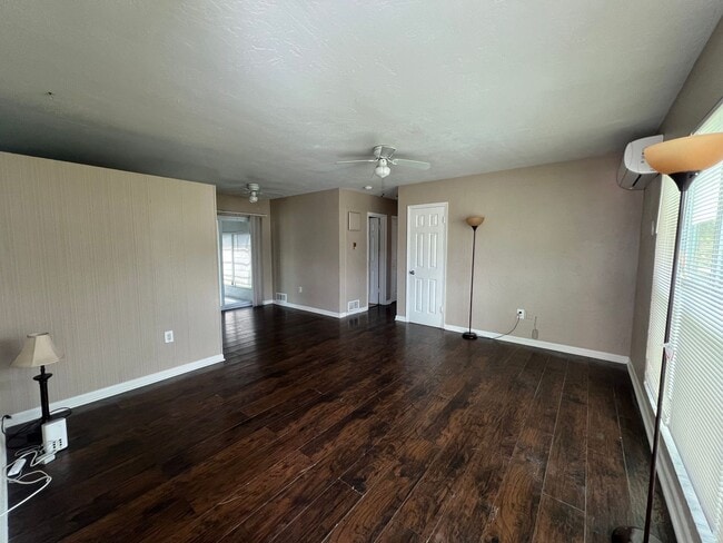 Photo - $1,350 ** Annual Lease ** 2 Bedroom / 1 Ba...