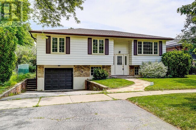 Photo - 2294 Wyandotte Dr