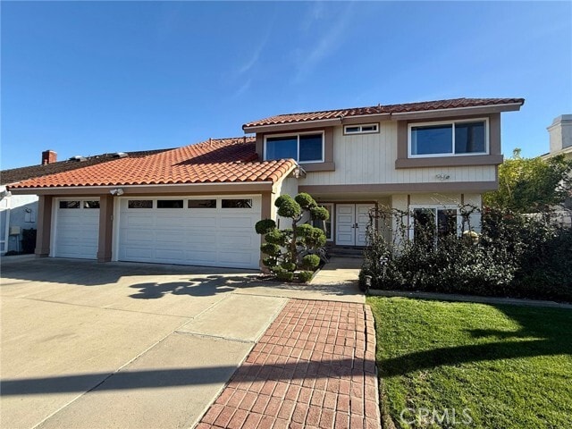 Photo - 18402 Oxboro Ln