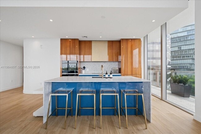 Photo - 2678 Tigertail Ave Unidad 501