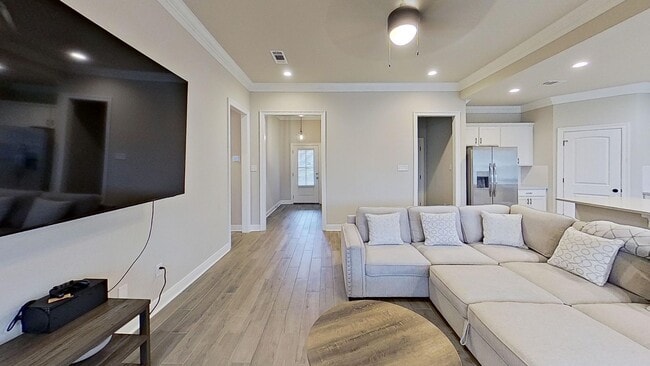 Photo - 3/2 fully fenced home in Lafayette Landing