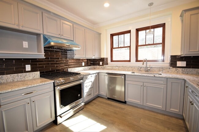 Building Photo - 44 Gerrish St