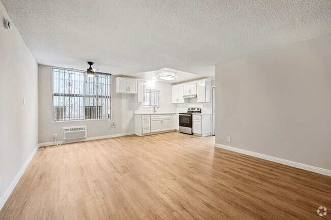 1BR, 1BA - 650SF