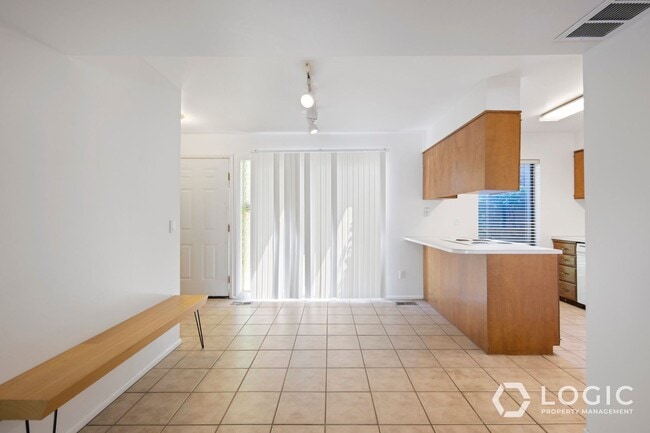 Photo - 1815 N Woodside Dr E Unit B