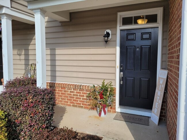 Photo - Gorgeous Townhome-Style Condo in Virginia Beach!