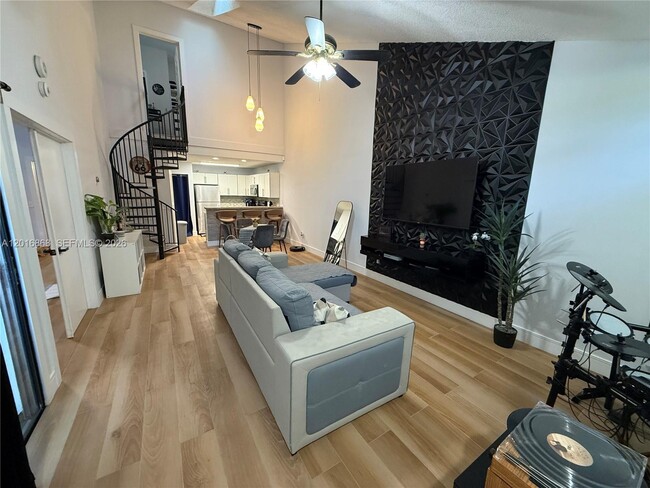 Building Photo - 1812 Adventure Pl