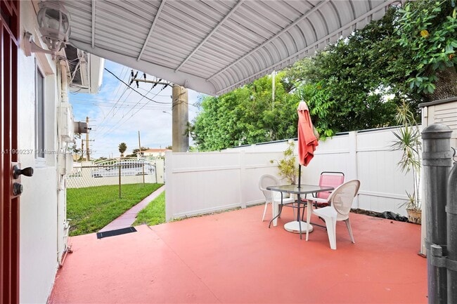 Photo - 4500 NW 5th St Unidad studio