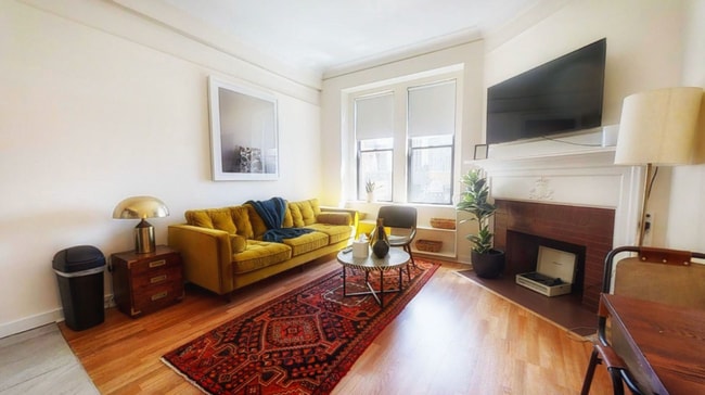 Building Photo - 46 Boylston St Unit 519
