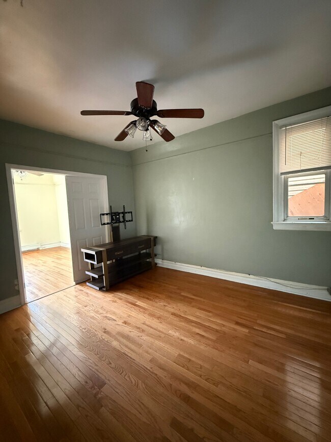Photo - 785 Westside Ave Unit 2