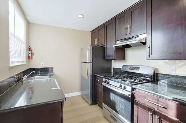 Building Photo - 5461-65 Imperial Ave Unit 5463