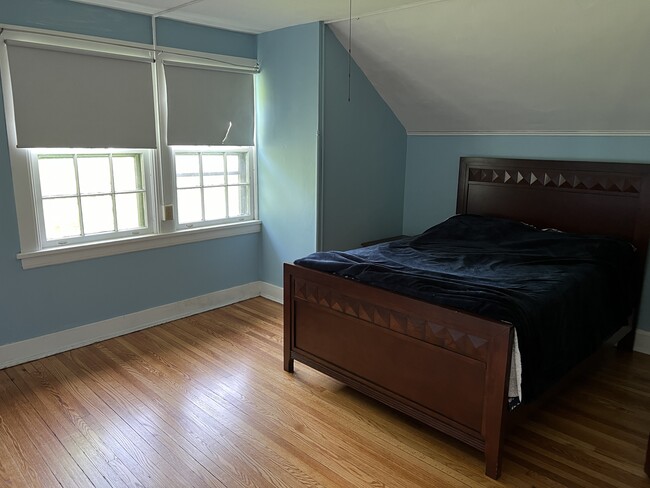 Photo - 201 Willard Way