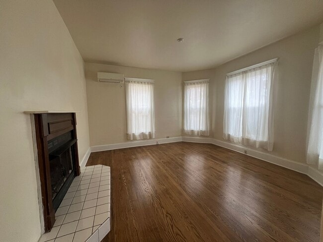 Photo - 3 bed and 2 bath house in downtown Johnson...