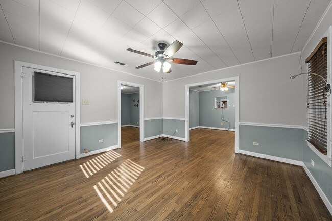 Photo - 700 W 5th St