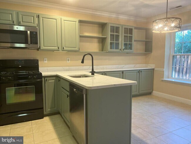 Photo - 243 Copper Beech Dr