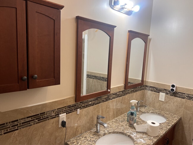 Photo - 260 Boyd Ave