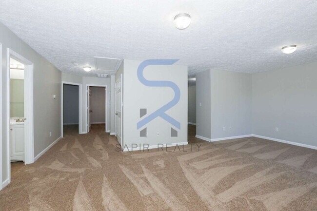 Photo - 592 Elle's Wy