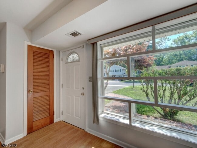 Photo - 17 Brook Pl
