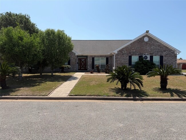 Building Photo - 5525 Swan Dr