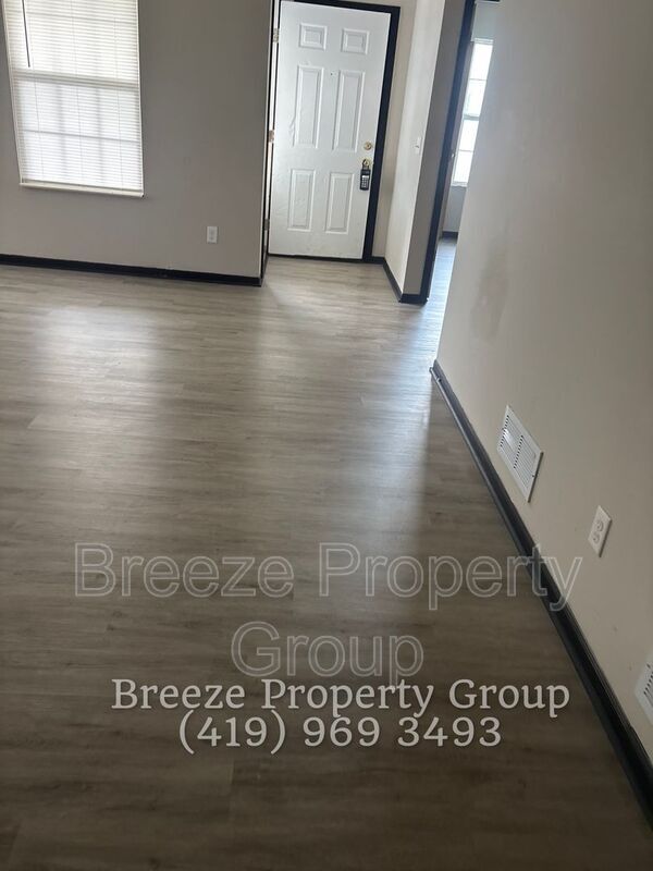 Photo - 2983 Megan Cir