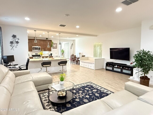 Photo - 127 E Gemini Pl