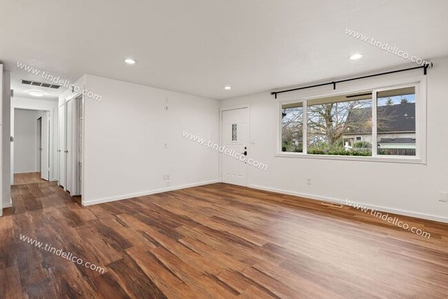 Photo - Updated 2bd, 2ba home that offers modern comfort and thoughtful design in the heart of Oregon City.