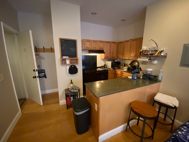 Photo - 40 St Botolph St Unidad 4 FL Rental