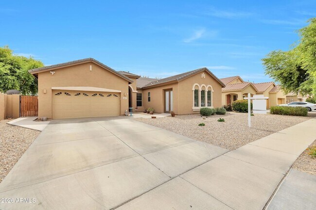 8807 W Carole Ln