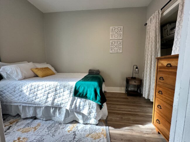 Photo - 1022 Huffman St Unit 2