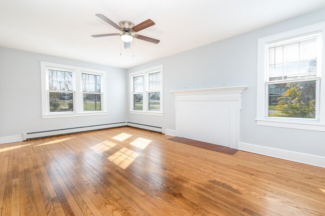 Building Photo - 971 Enfield St Unit 1st FL