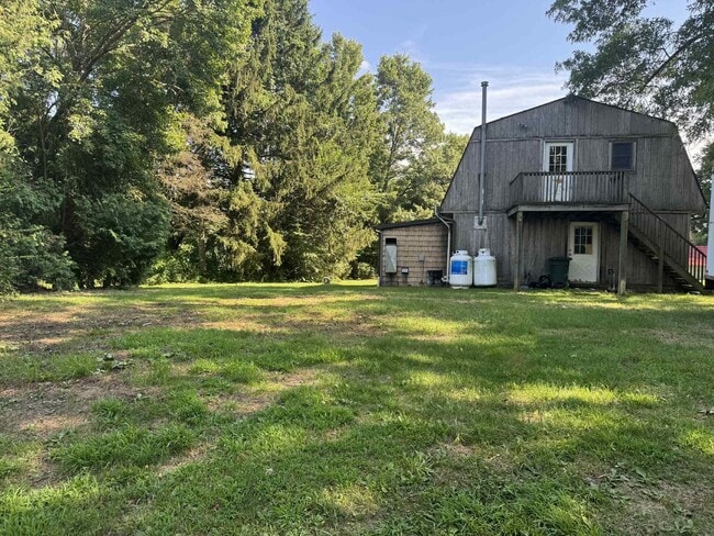 Building Photo - Cute Farm Cottage Enon Valley Rental