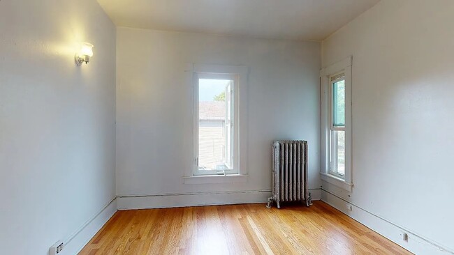 Building Photo - 21 Hyde St Unit 21 Hyde Apt 2