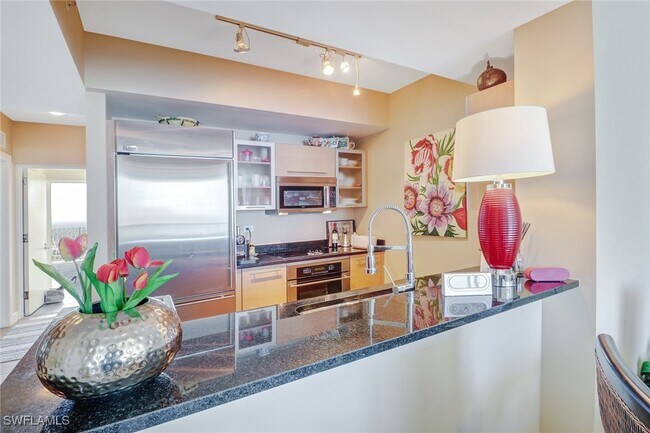 Photo - 3000 Oasis Grand Blvd Unidad 3006
