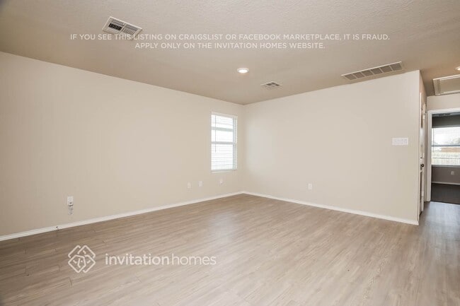 Photo - 13715 Bucket Way