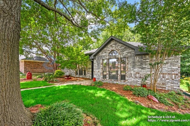 Photo - 2029 Oakglen Dr