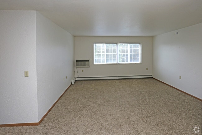 2BR, 1BA - 900 SF Living Room