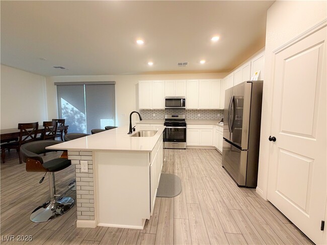 Photo - 9827 Cluny Ave