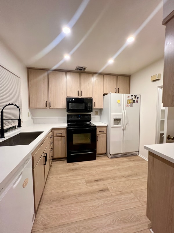 Photo - 10335 Larwin Ave Townhome